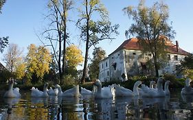 Piotrowice Nyskie Palace